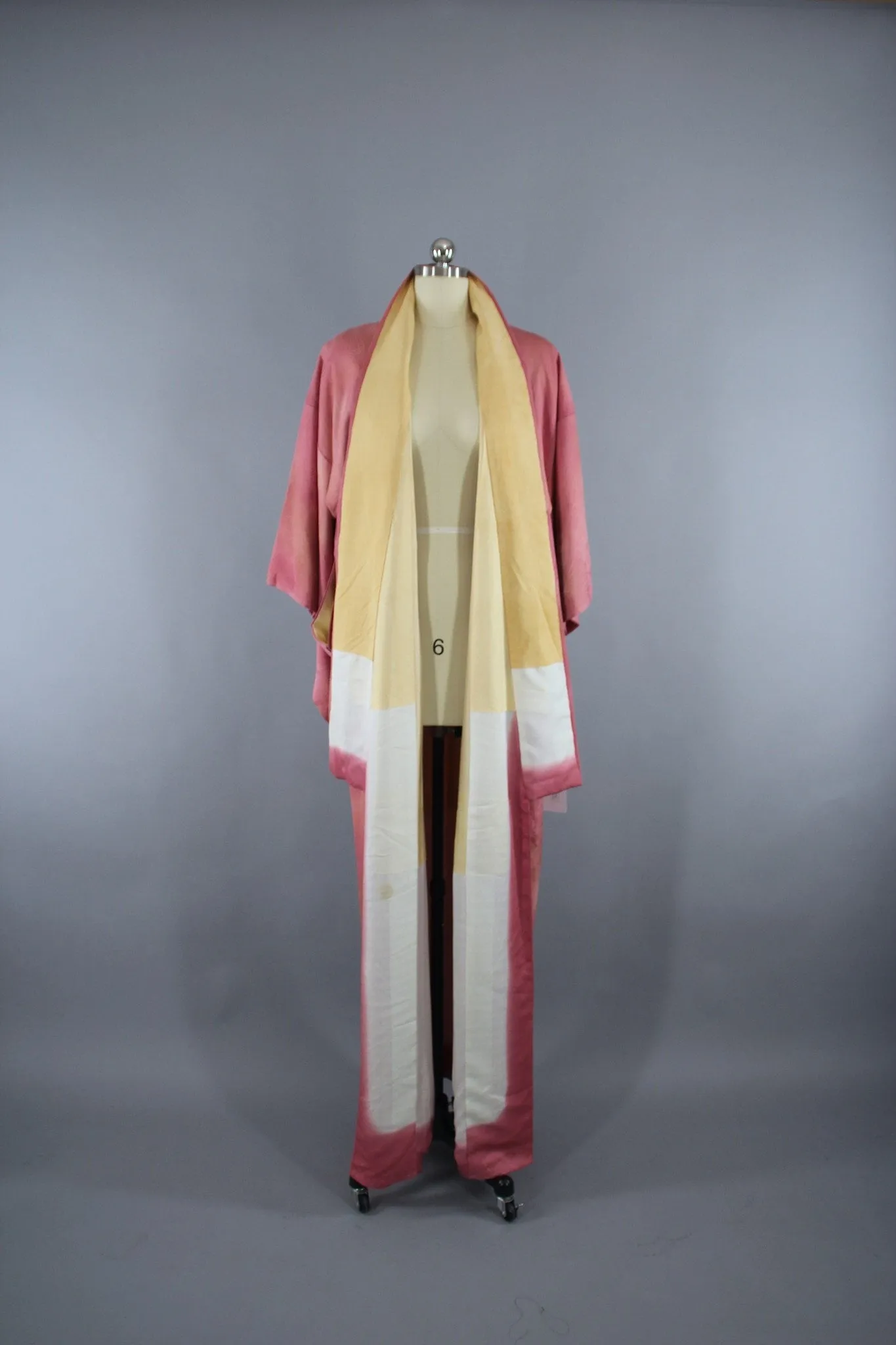 1960s Vintage Silk Kimono Robe in Ombre Pink Floral