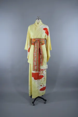 1960s Vintage Silk Kimono Robe in Pastel Yellow Novelty Print