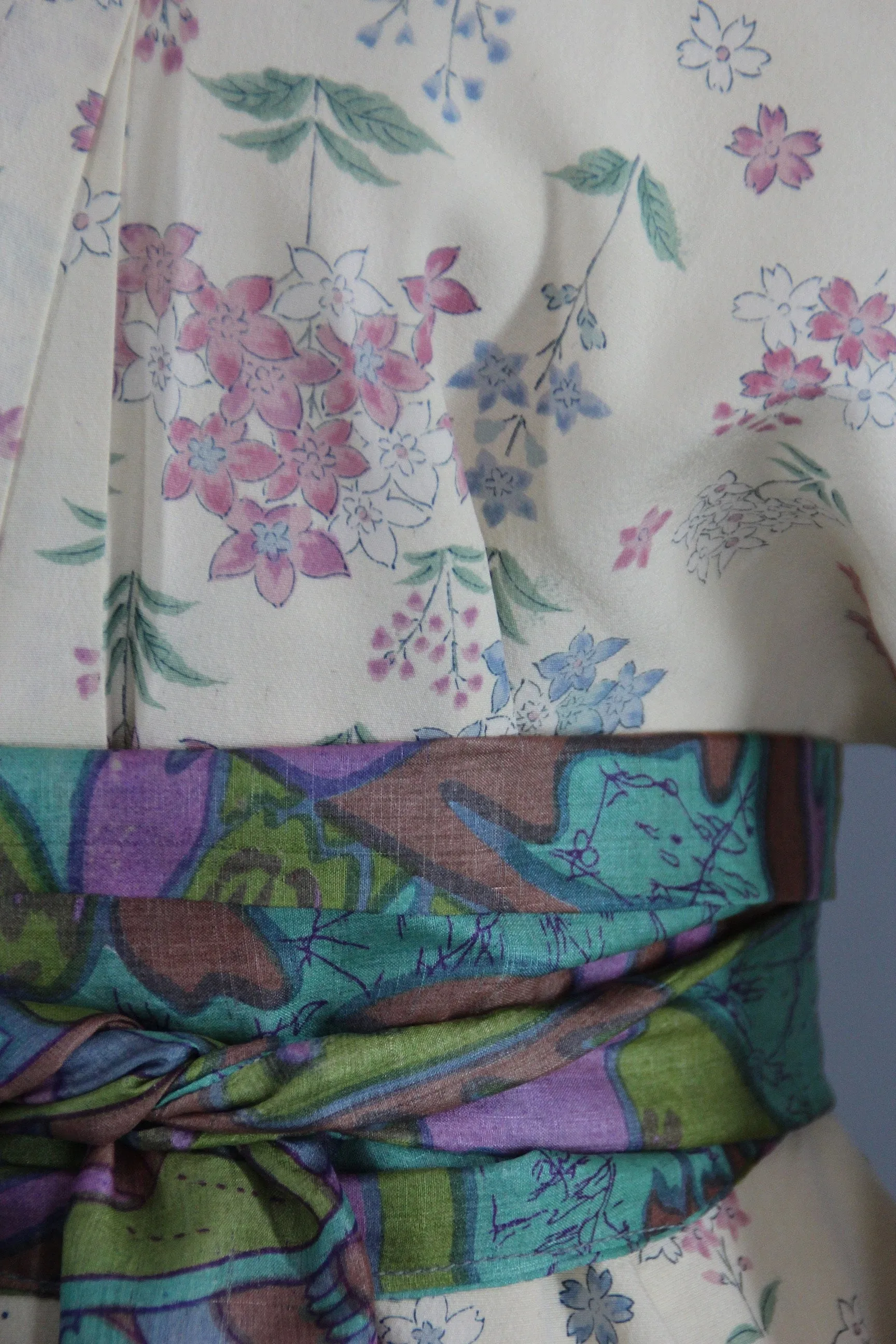 1960s Vintage Silk Kimono Robe / Ivory Pink Floral Print
