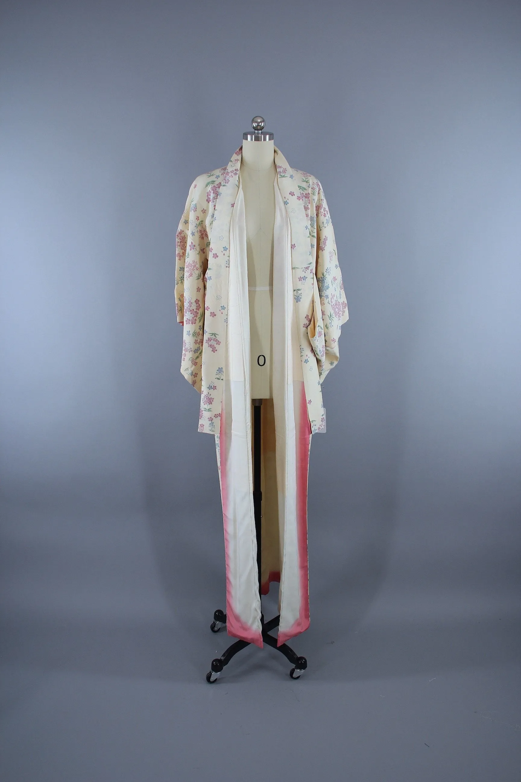1960s Vintage Silk Kimono Robe / Ivory Pink Floral Print