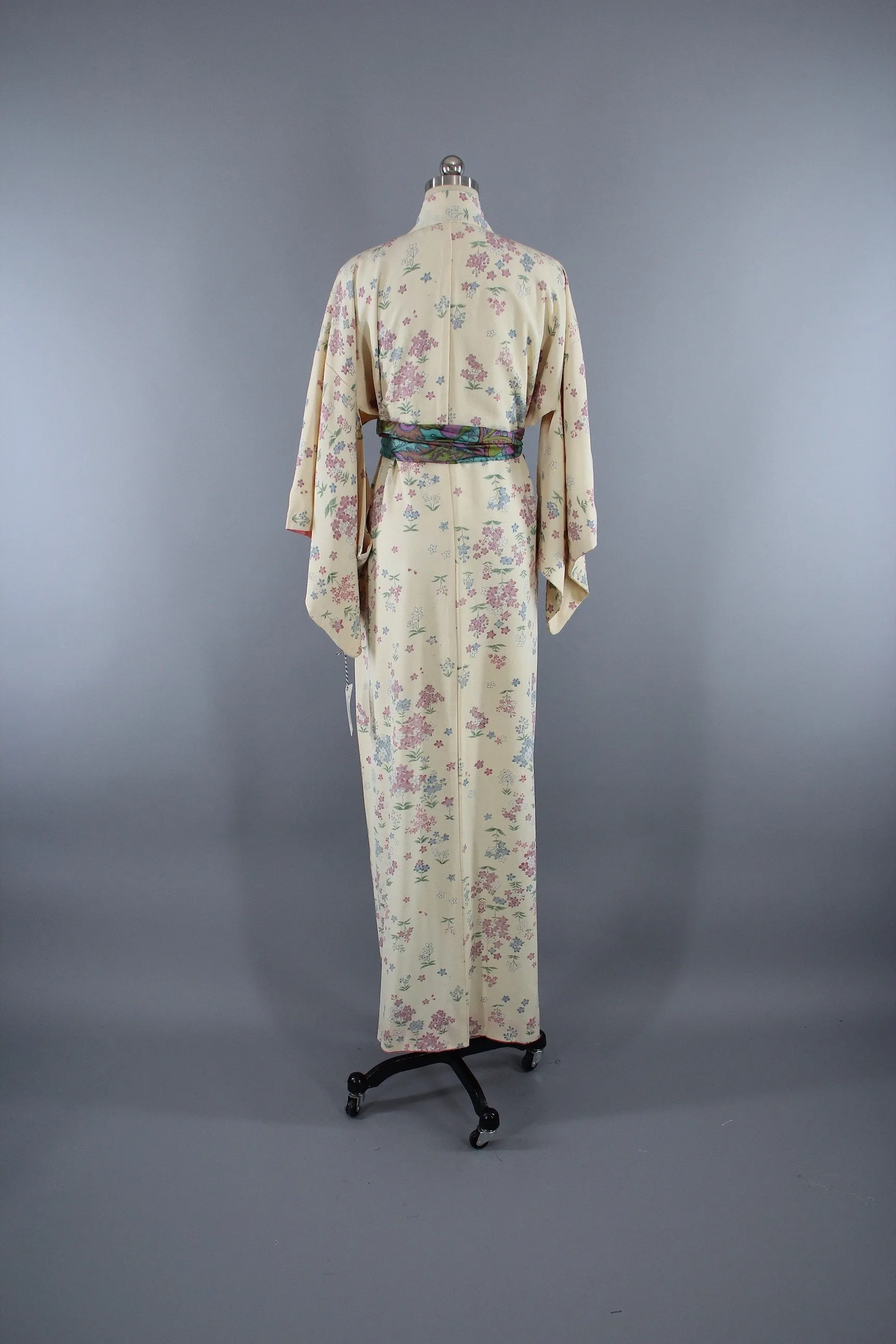 1960s Vintage Silk Kimono Robe / Ivory Pink Floral Print