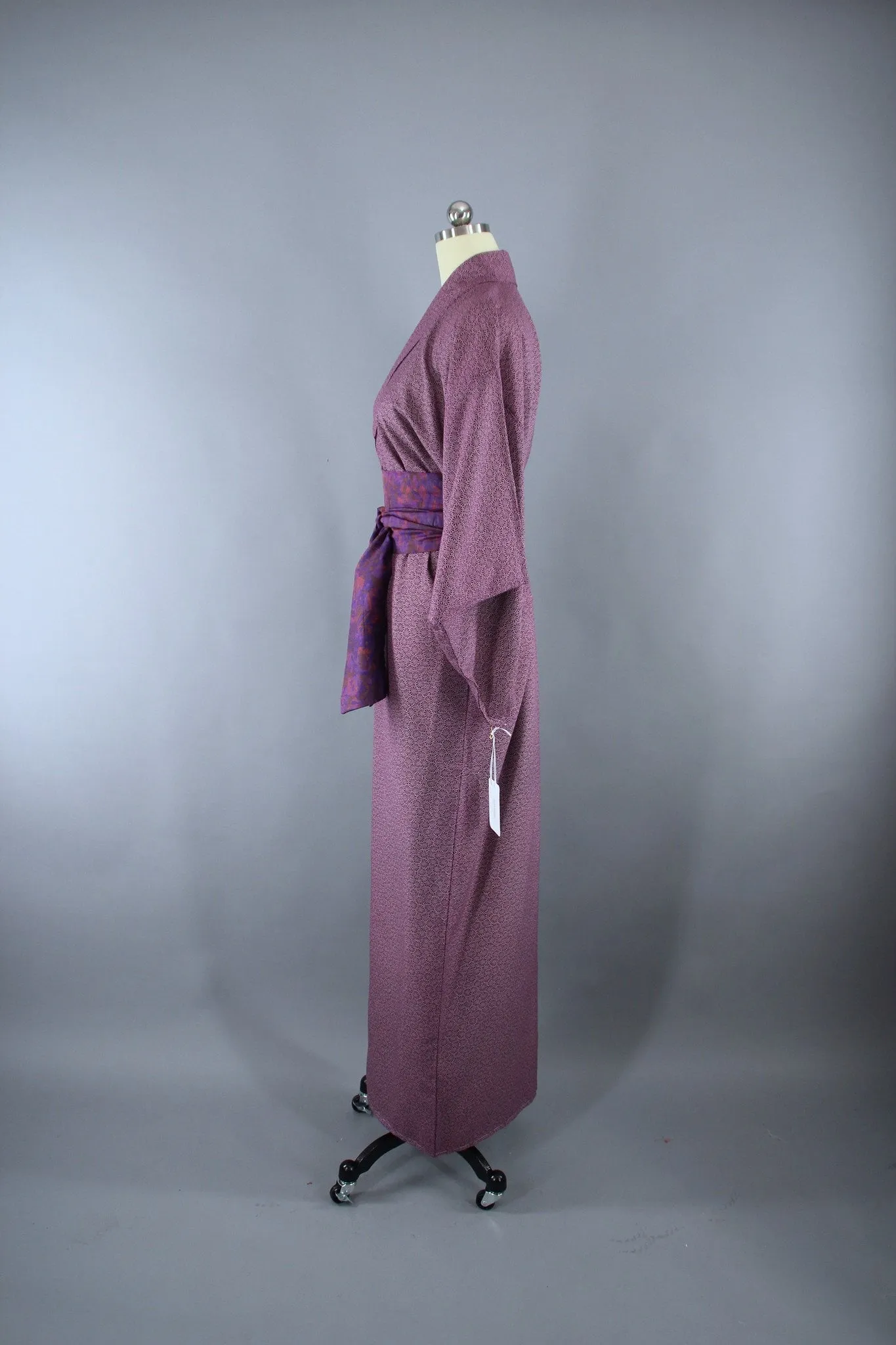 1970s Vintage Kimono Robe in Purple and White Tiny Floral Print