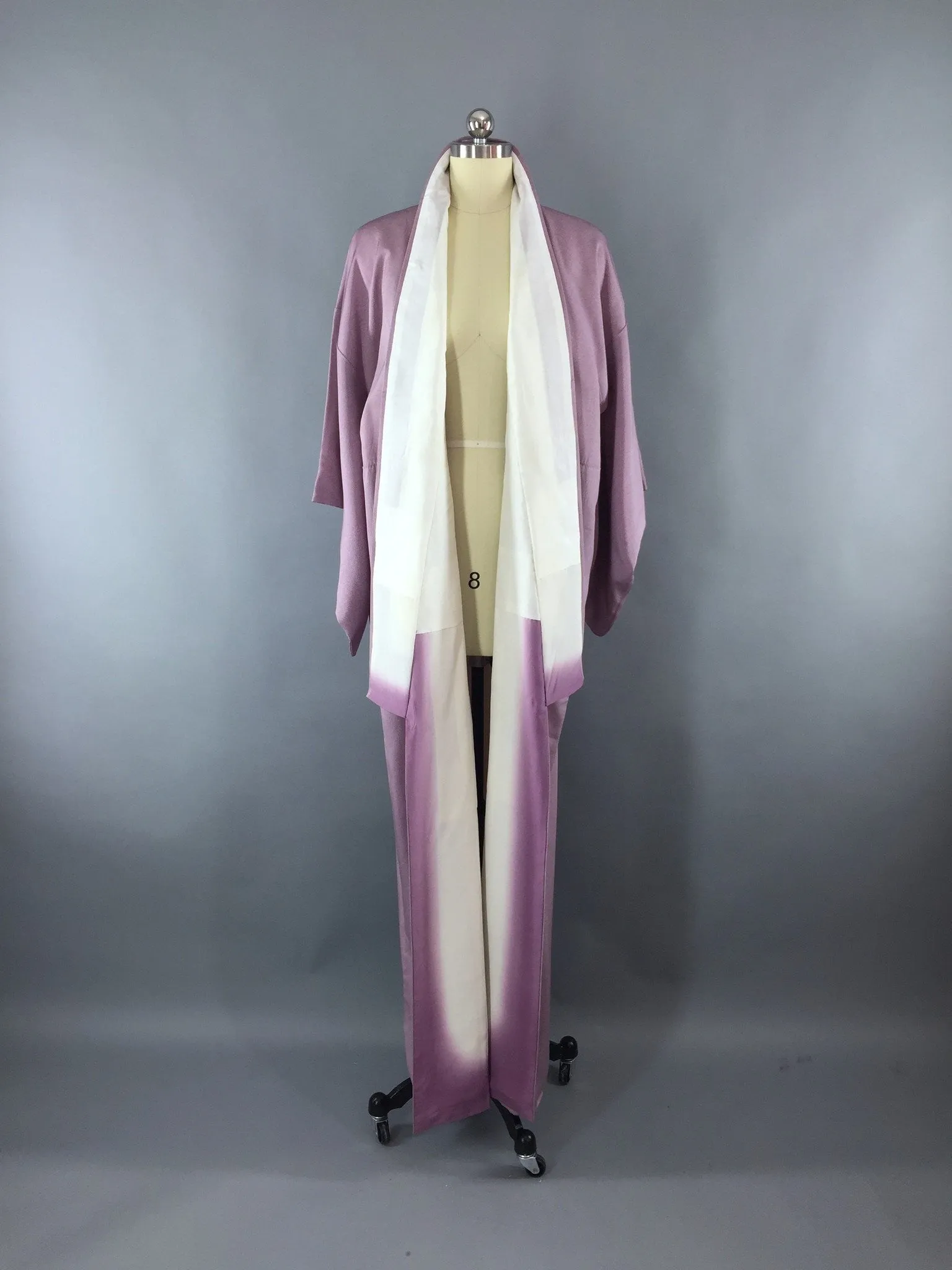 1970s Vintage Kimono Robe with Lavender Purple Floral Print