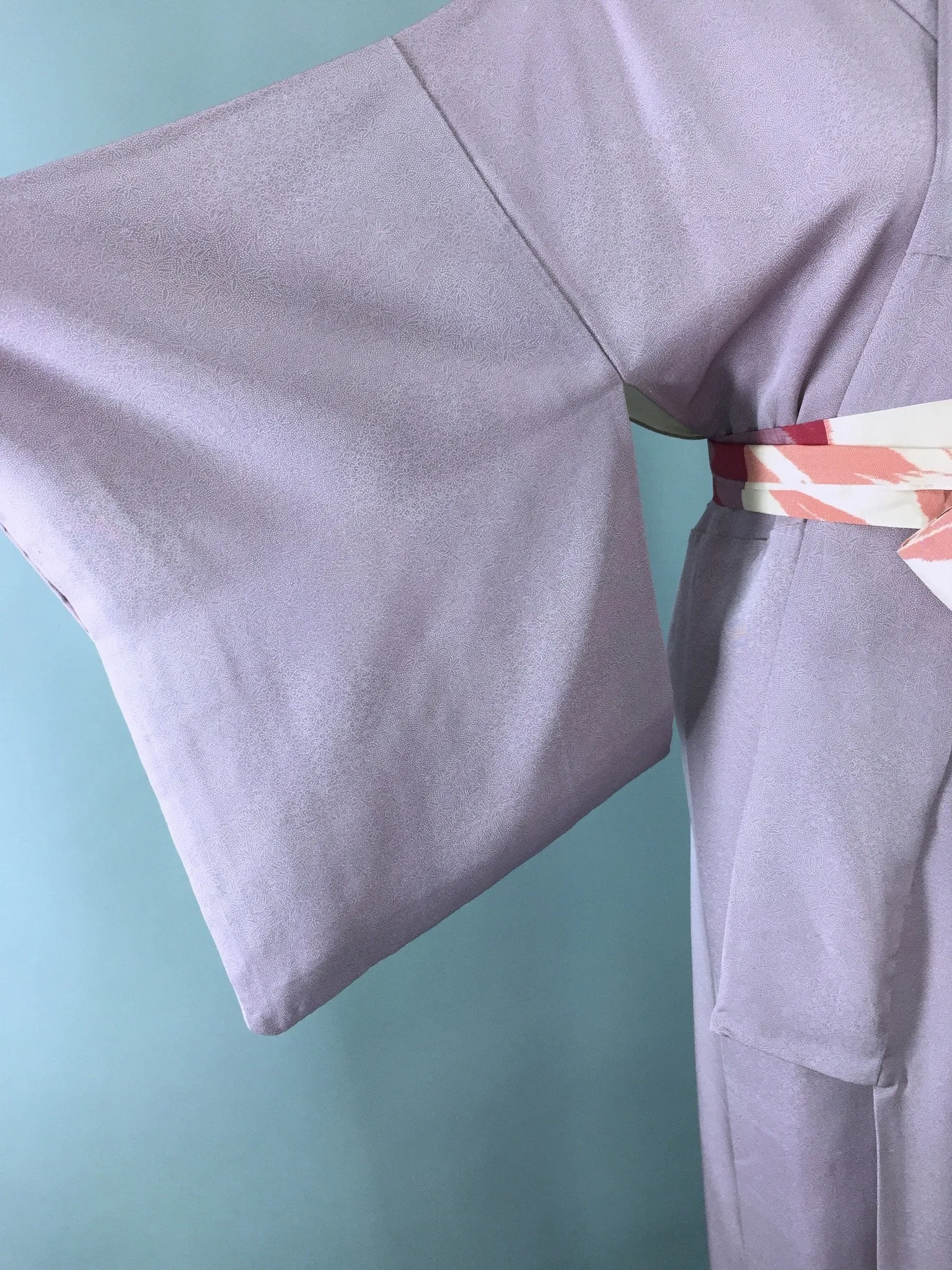 1970s Vintage Kimono Robe with Lavender Purple Floral Print