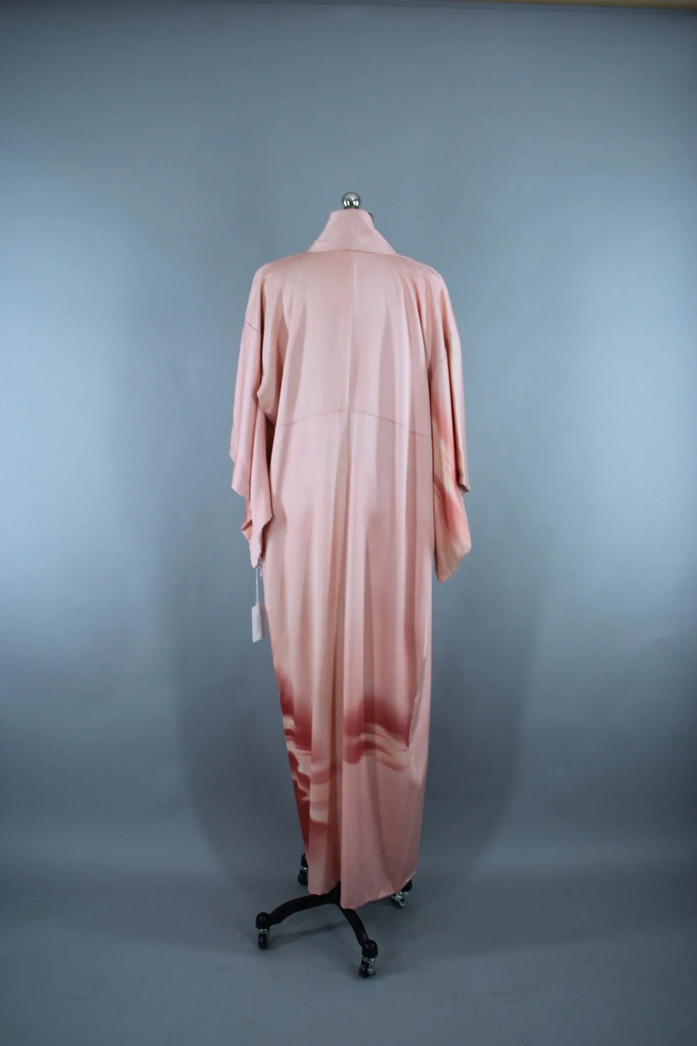 1970s Vintage Kimono Robe with Pink Clouds Print