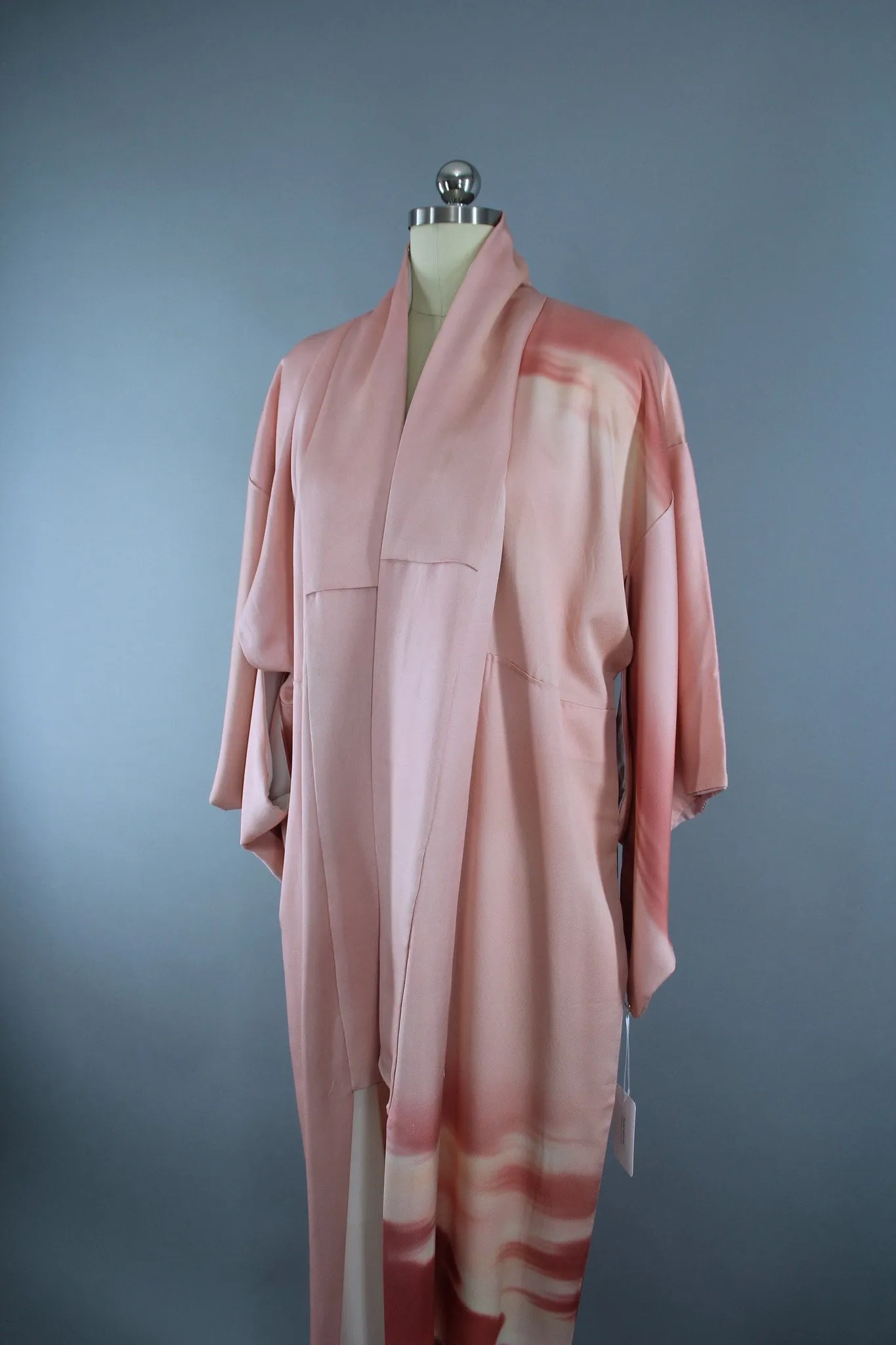 1970s Vintage Kimono Robe with Pink Clouds Print