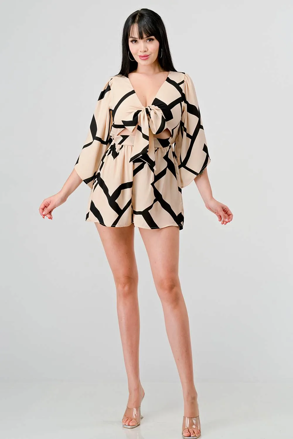 ALL OVER LINEN PRINTED 3/4 SLEEVE FRONT TIE ROMPER