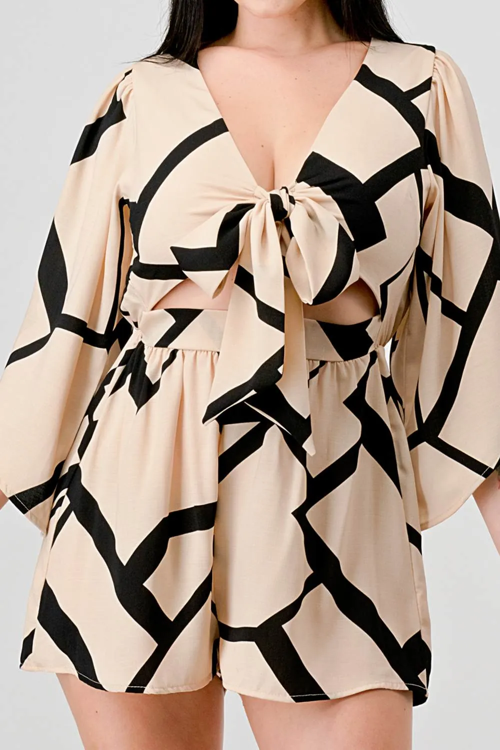 ALL OVER LINEN PRINTED 3/4 SLEEVE FRONT TIE ROMPER
