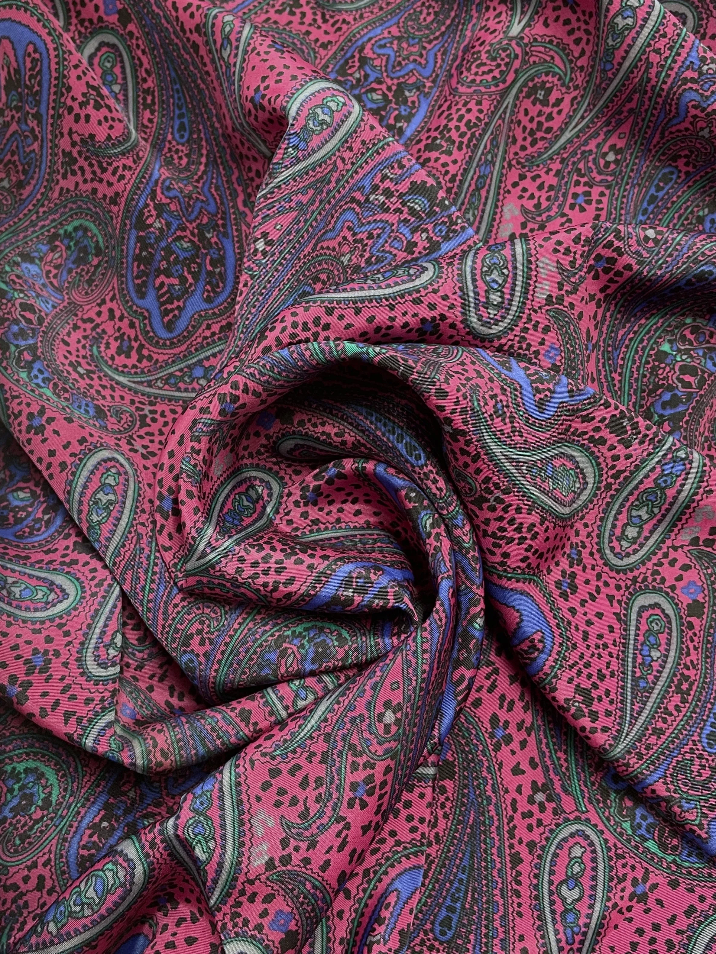 Polyester Vintage - Hot Pink with Black, Purple and Green Paisleys