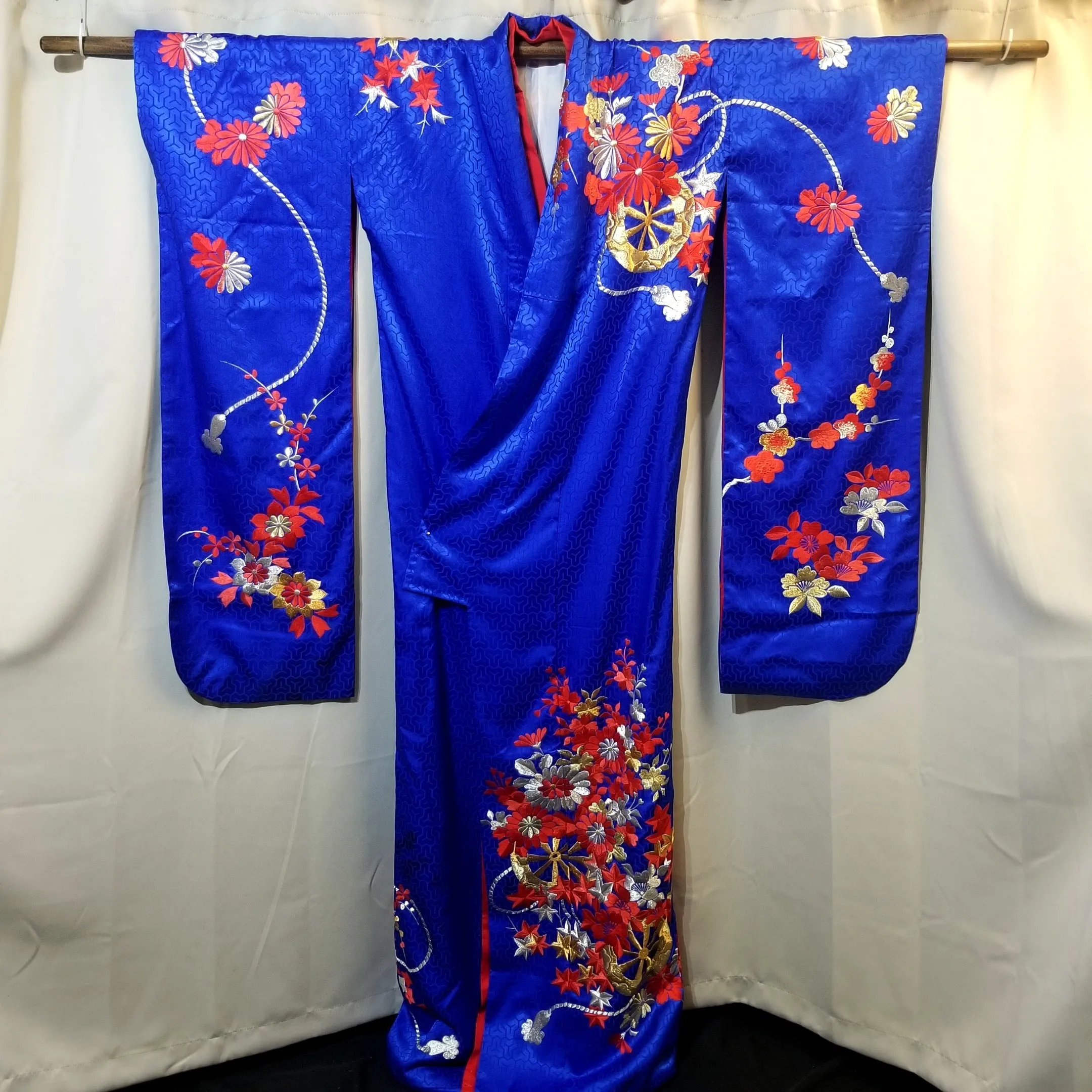 "Entirely Embroidered" Vintage Japanese Kakeshita