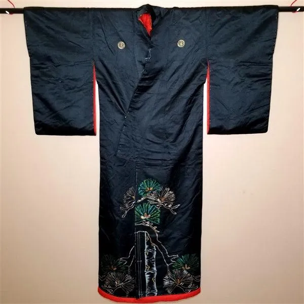"Old Friends" Meiji Antique Wedding Kimono (Uchikake)
