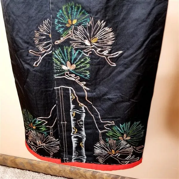 "Old Friends" Meiji Antique Wedding Kimono (Uchikake)