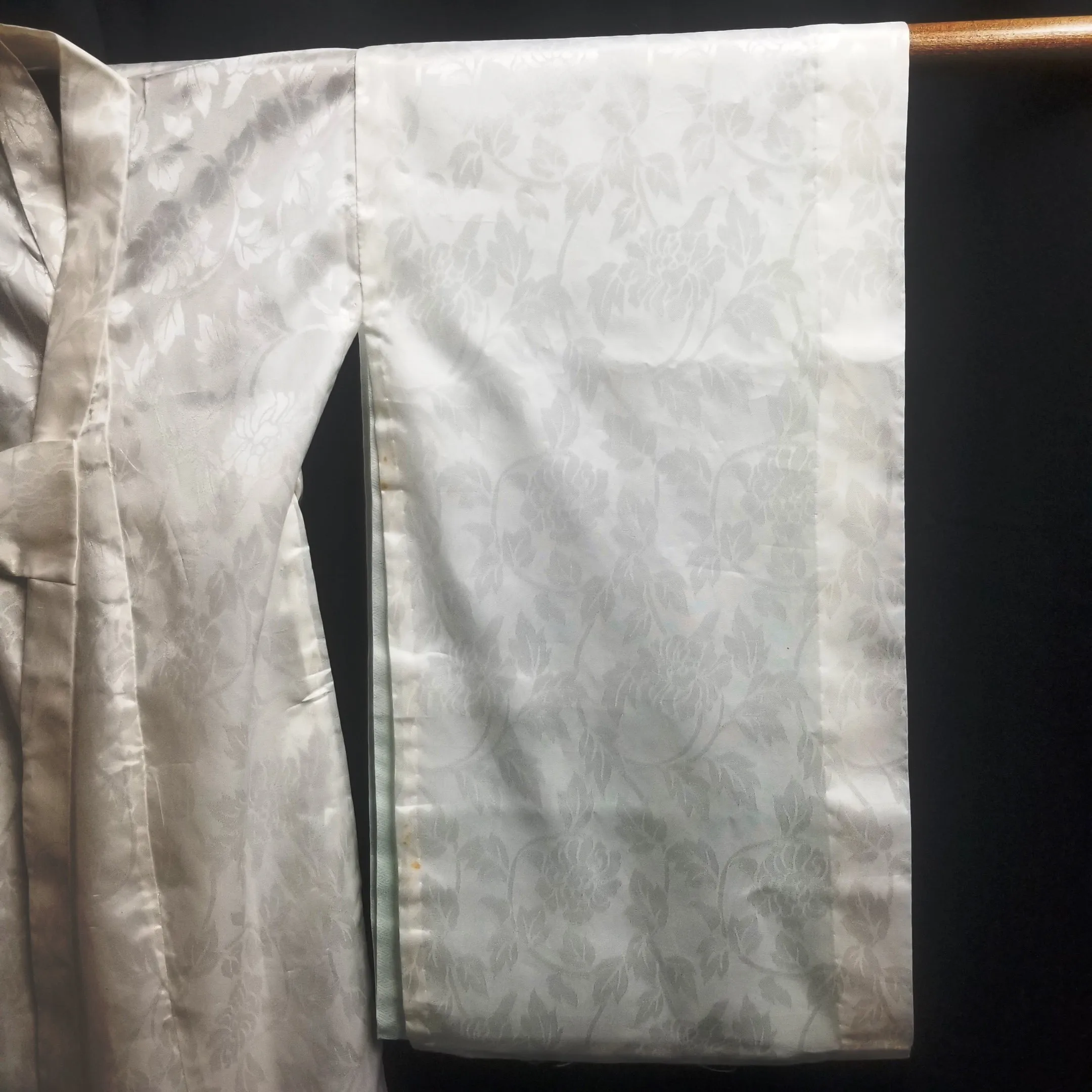 "White Vines" Vintage Girls Underkimono