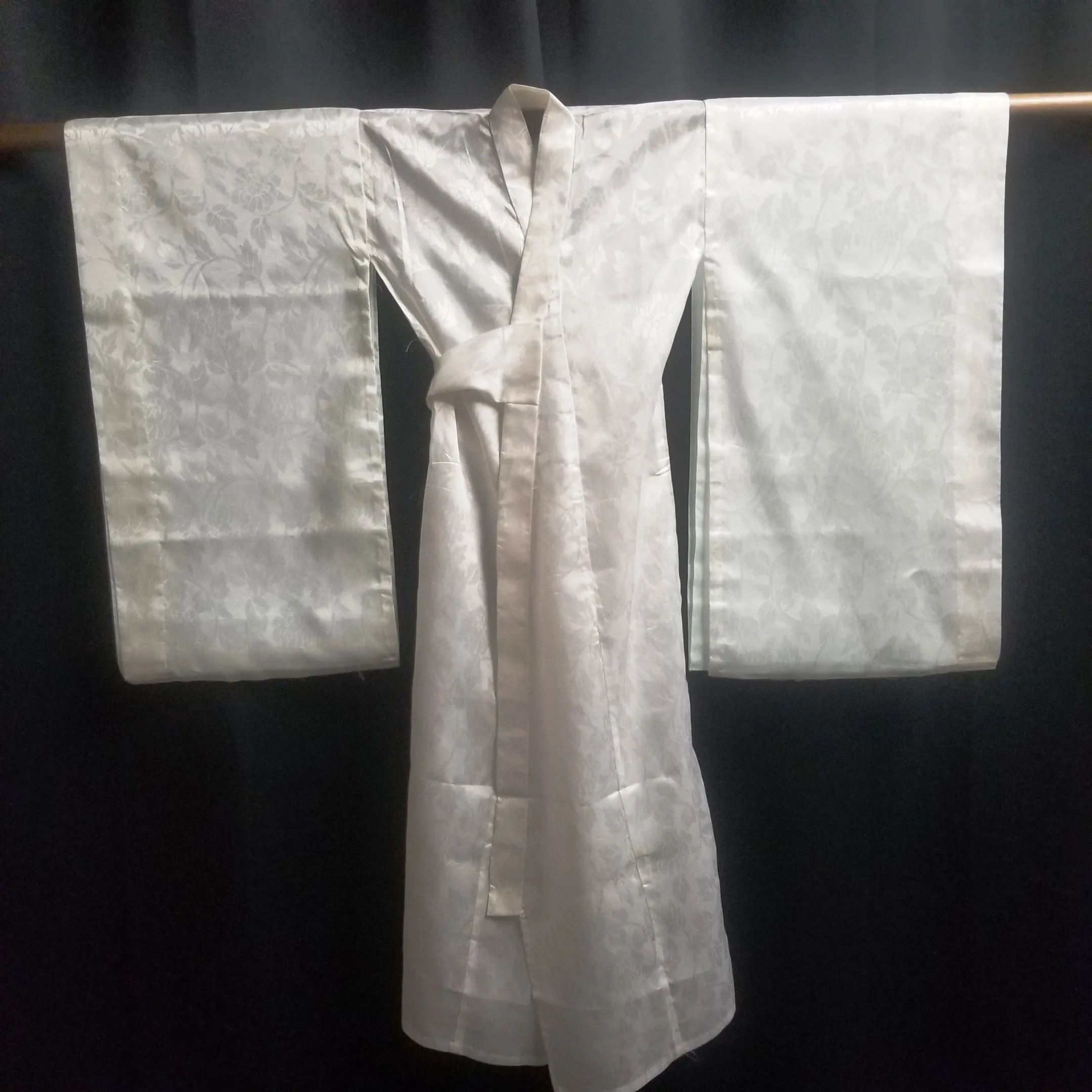 "White Vines" Vintage Girls Underkimono