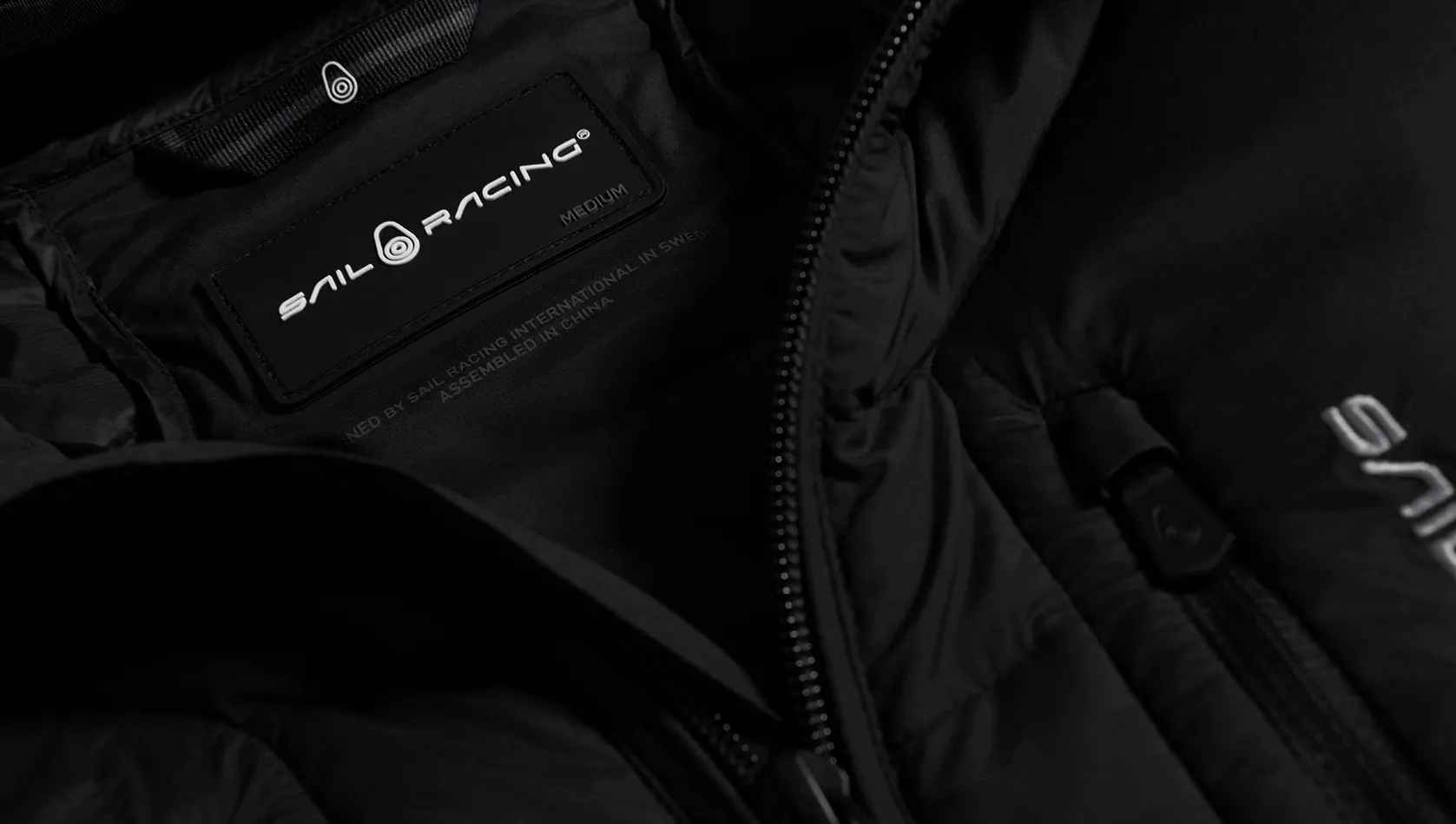 Sail Racing Men&#x27;s Patrol Hybrid Jacket Carbon | Buy Sail Racing Men&#x27;s Patrol Hybrid Jacket Carbon here | Outnorth