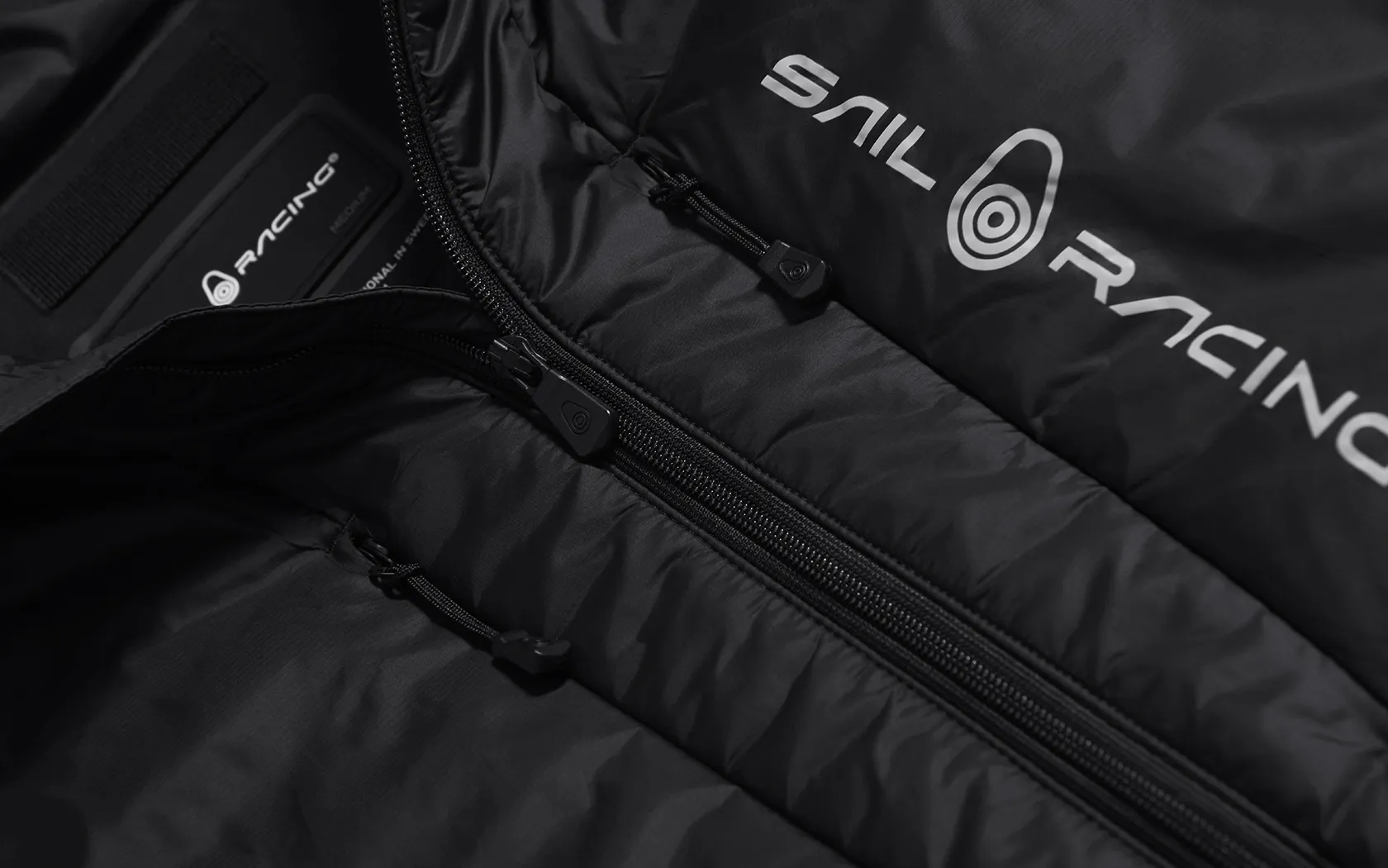 Sail Racing Men&#x27;s Spray Hybrid Jacket Carbon | Buy Sail Racing Men&#x27;s Spray Hybrid Jacket Carbon here | Outnorth
