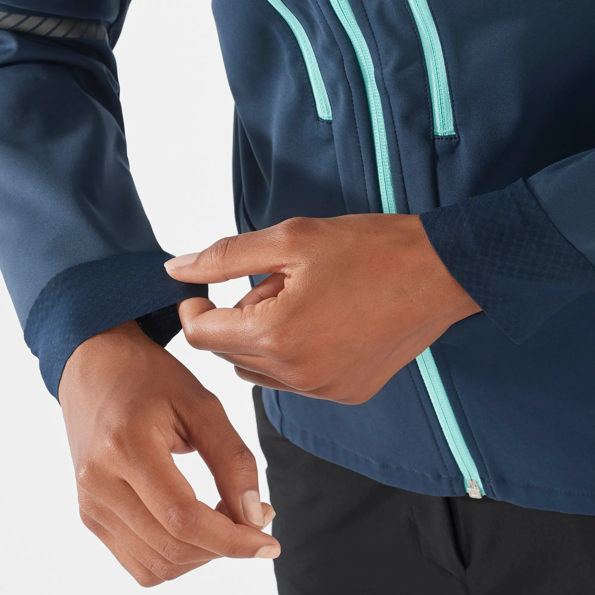 Salomon Women&#x27;s MTN Softshell Jacket Carbon | Buy Salomon Women&#x27;s MTN Softshell Jacket Carbon here | Outnorth