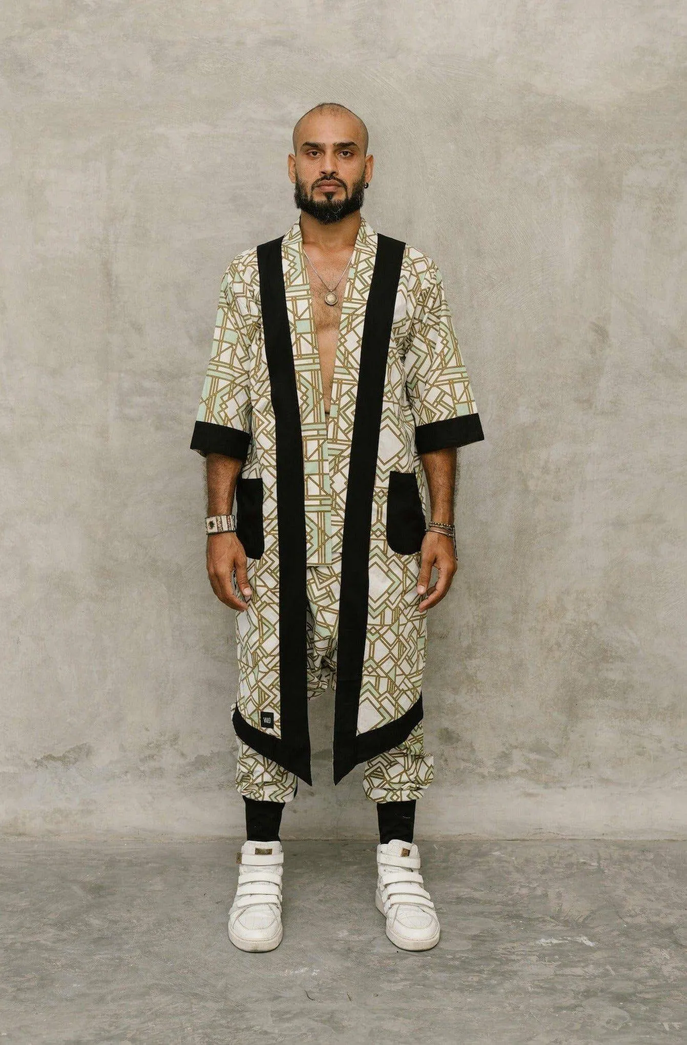 VALO SPIRIT KIMONO White Geometric - Elegant & Unique Cotton Kimono
